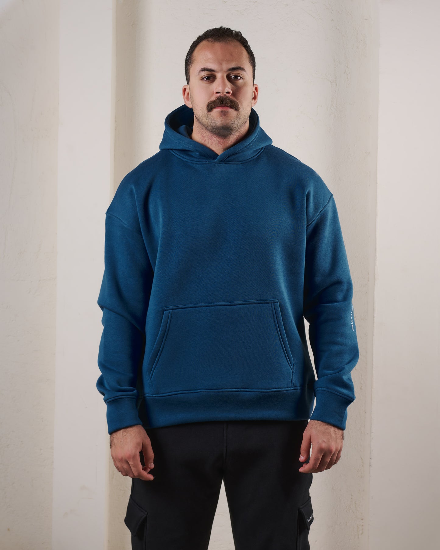BASIC HOODIE